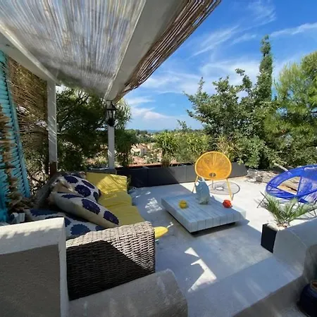 Bastide De La Joie De Vivre Πανσιόν Ιέρ